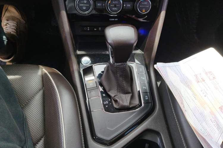 Used Volkswagen Tiguan L 2017 330TSI Automatic Two-Wheel Drive Flagship Edition Gear Lever