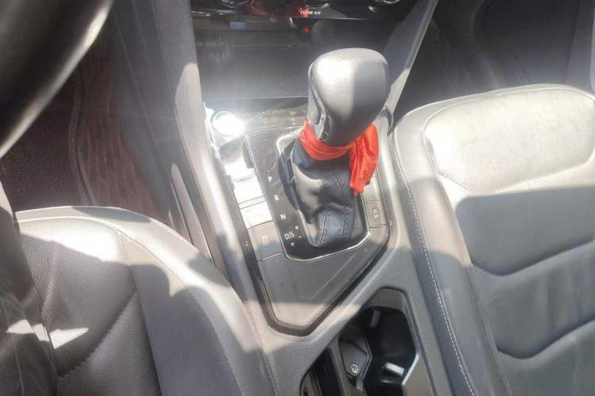 Used Volkswagen Tiguan L 2017 380TSI Automatic All-Wheel-Drive Luxury Edition Gear Lever