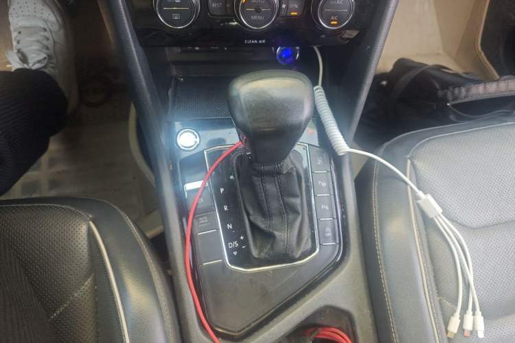 Used Volkswagen Tiguan L 2017 330TSI Automatic Two-Wheel Drive Flagship Edition Gear Lever