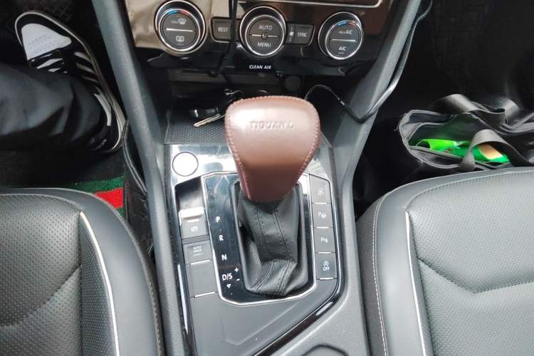 Used Volkswagen Tiguan L 2017 330TSI Automatic Two-Wheel Drive Flagship Edition Gear Lever