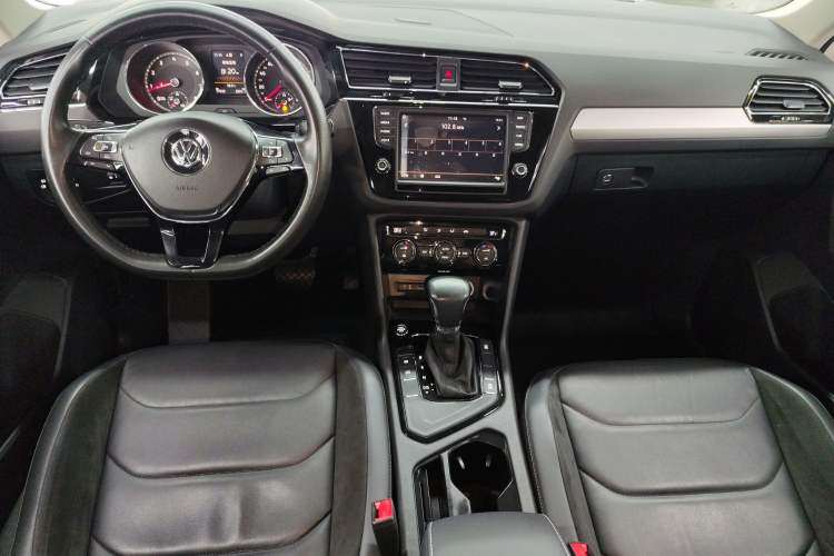 Used Volkswagen Tiguan L 2017 330TSI Automatic Two-Wheel Drive Comfort Edition Gear Lever