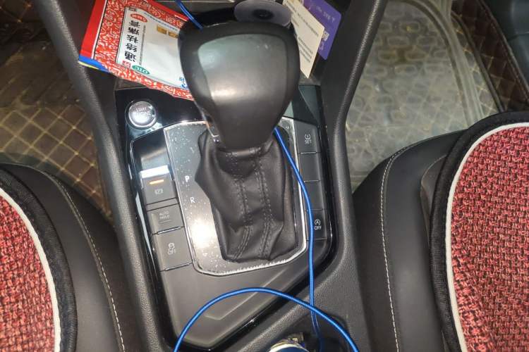 Used Volkswagen Tiguan L 2017 380TSI Automatic All-Wheel-Drive Luxury Edition Gear Lever