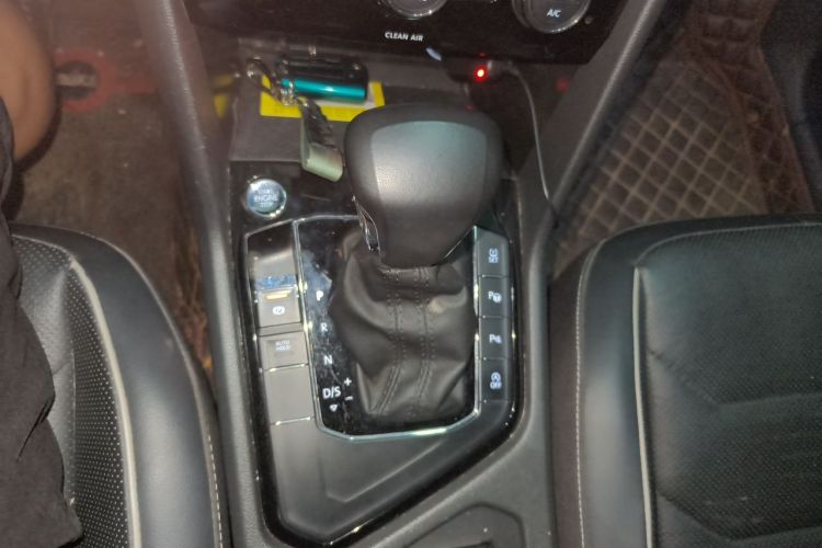 Used Volkswagen Tiguan L 2017 330TSI Automatic Two-Wheel Drive Flagship Edition Gear Lever