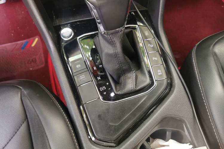 Used Volkswagen Tiguan L 2017 330TSI Automatic Two-Wheel Drive Flagship Edition Gear Lever