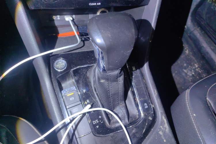 Used Volkswagen Tiguan L 2017 330TSI Automatic Two-Wheel Drive Comfort Edition Gear Lever