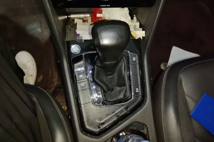 Used Volkswagen Tiguan L 2017 330TSI Automatic Two-Wheel Drive Luxury Edition Gear Lever
