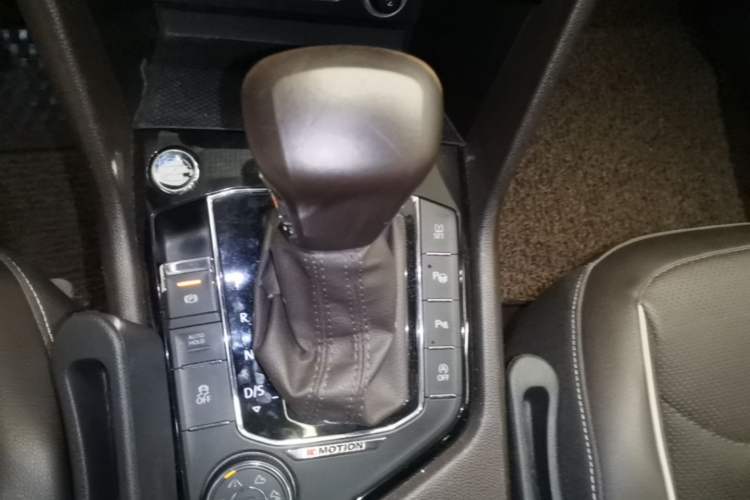 Used Volkswagen Tiguan L 2017 380TSI Automatic All-Wheel-Drive Flagship Edition Gear Lever
