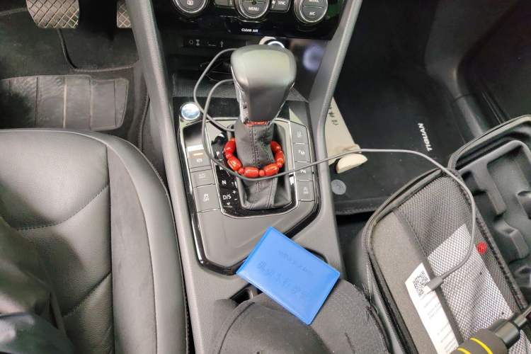 Used Volkswagen Tiguan L 2017 380TSI Automatic All-Wheel-Drive Luxury Edition Gear Lever