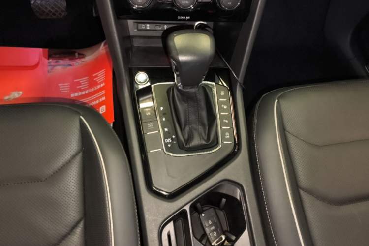 Used Volkswagen Tiguan L 2017 330TSI Automatic Two-Wheel Drive Flagship Edition Gear Lever