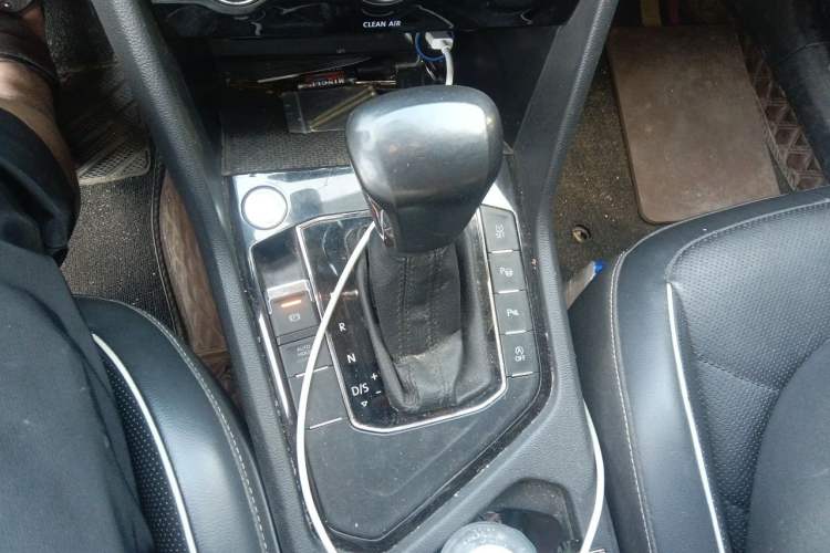 Used Volkswagen Tiguan L 2017 330TSI Automatic Two-Wheel Drive Flagship Edition Gear Lever