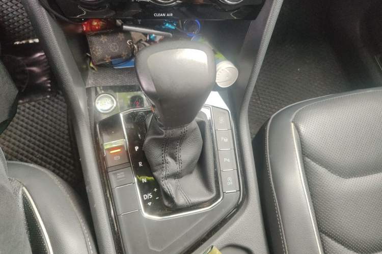 Used Volkswagen Tiguan L 2017 330TSI Automatic Two-Wheel Drive Flagship Edition Gear Lever