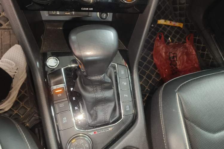 Used Volkswagen Tiguan L 2017 380TSI Automatic All-Wheel-Drive Flagship Edition Gear Lever