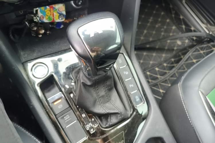 Used Volkswagen Tiguan L 2017 330TSI Automatic Two-Wheel Drive Flagship Edition Gear Lever