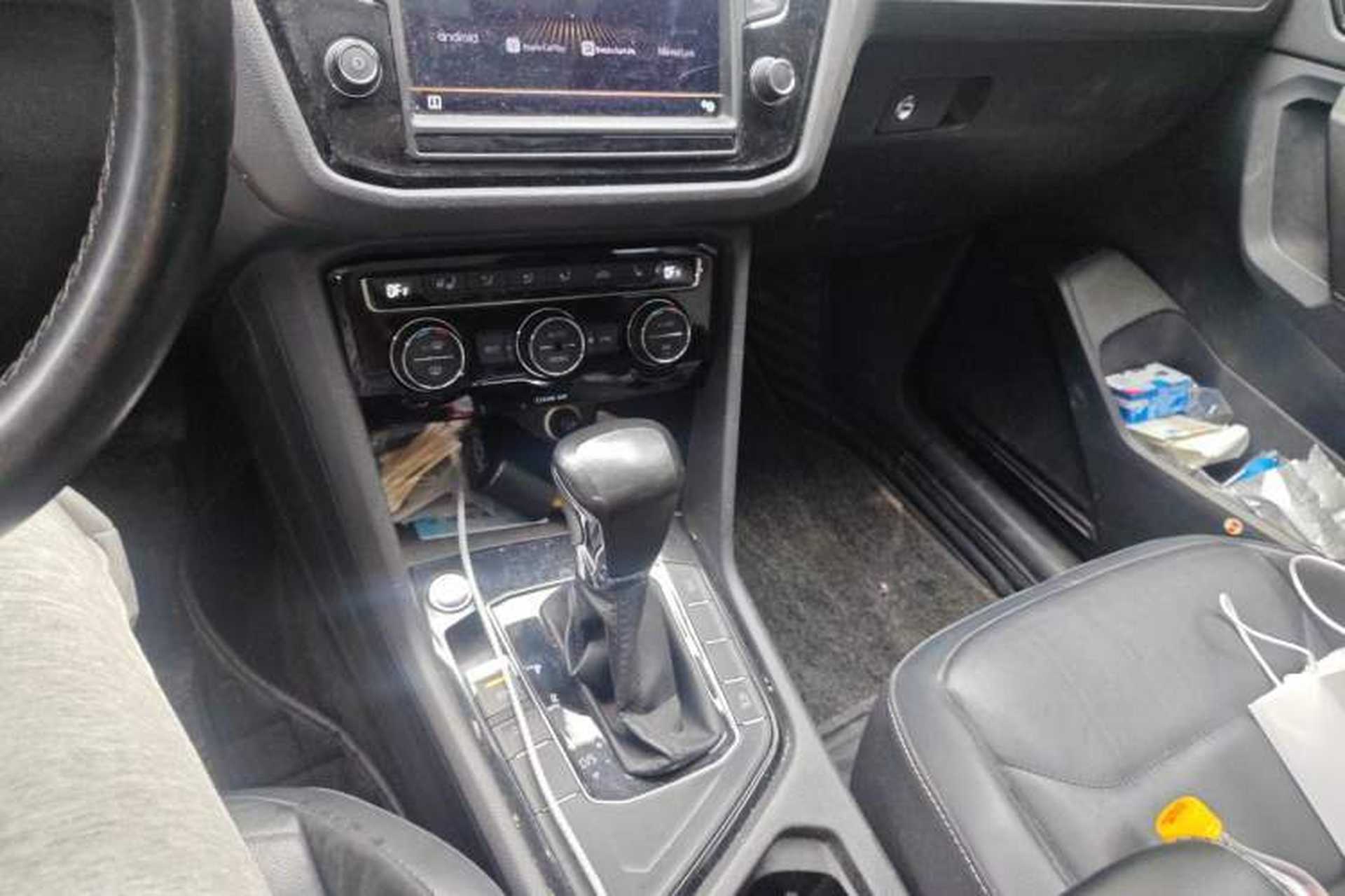 Used Volkswagen Tiguan L 2017 330TSI Automatic Two-Wheel Drive Luxury Edition Gear Lever