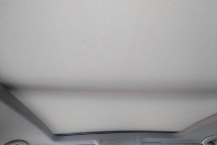 Used Volkswagen Tiguan L 2017 330TSI Automatic Two-Wheel Drive Luxury Edition Headliner