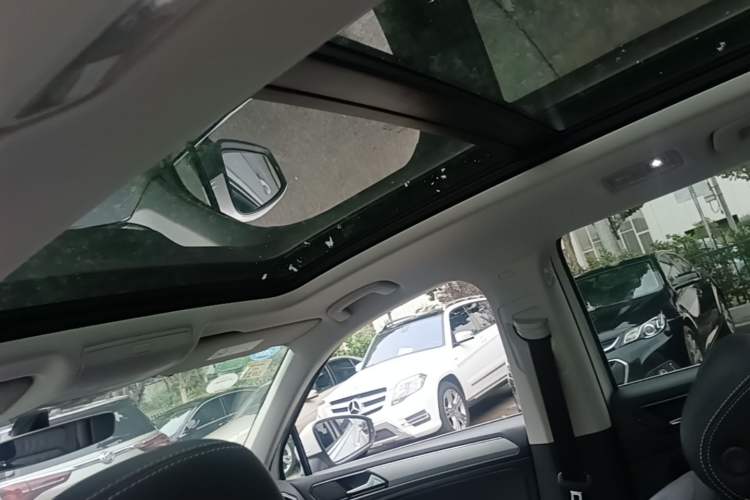 Used Volkswagen Tiguan L 2017 330TSI Automatic Two-Wheel Drive Luxury Edition Headliner