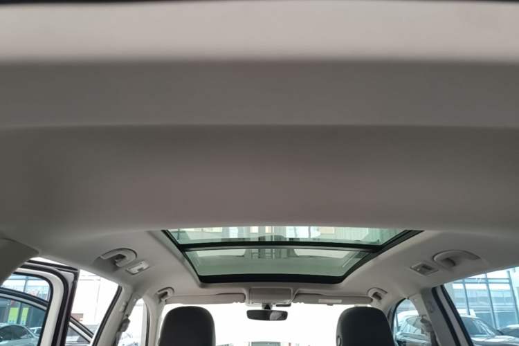 Used Volkswagen Tiguan L 2017 330TSI Automatic Two-Wheel Drive Flagship Edition Headliner