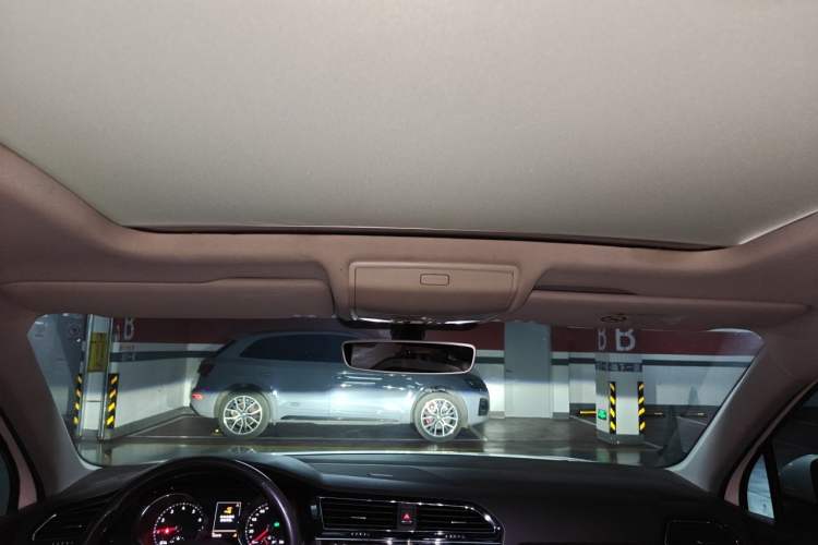 Used Volkswagen Tiguan L 2017 380TSI Automatic All-Wheel-Drive Luxury Edition Headliner