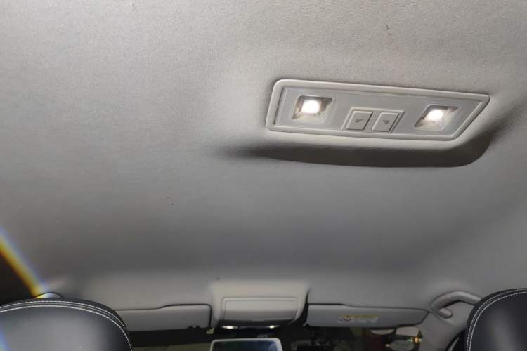 Used Volkswagen Tiguan L 2017 330TSI Automatic Two-Wheel Drive Luxury Edition Headliner