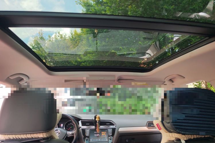 Used Volkswagen Tiguan L 2017 330TSI Automatic Two-Wheel Drive Luxury Edition Headliner