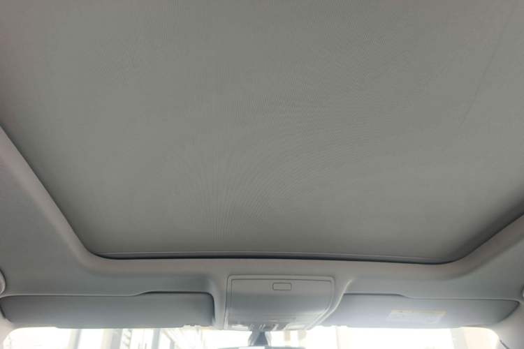 Used Volkswagen Tiguan L 2017 380TSI Automatic All-Wheel-Drive Luxury Edition Headliner