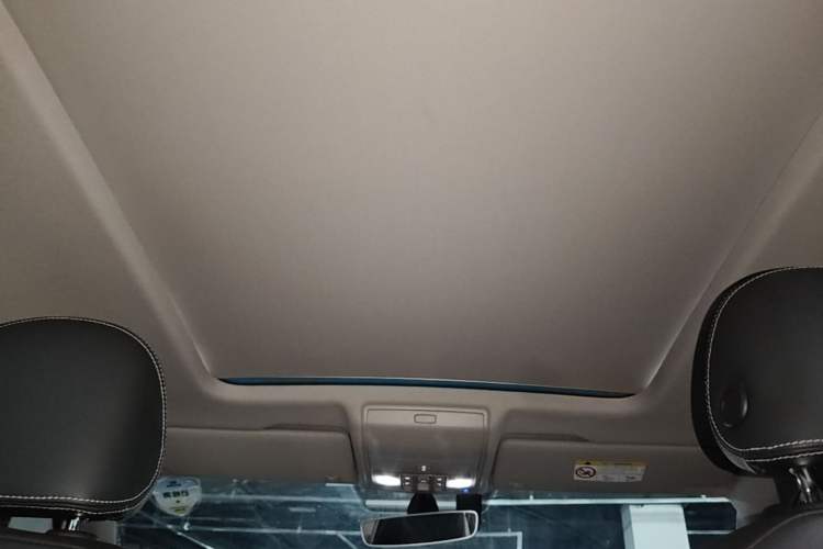 Used Volkswagen Tiguan L 2017 330TSI Automatic Two-Wheel Drive Luxury Edition Headliner