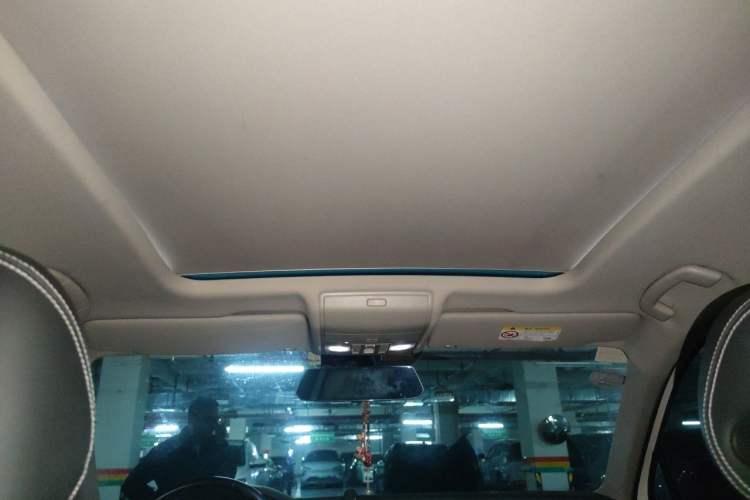 Used Volkswagen Tiguan L 2017 330TSI Automatic Two-Wheel Drive Luxury Edition Headliner