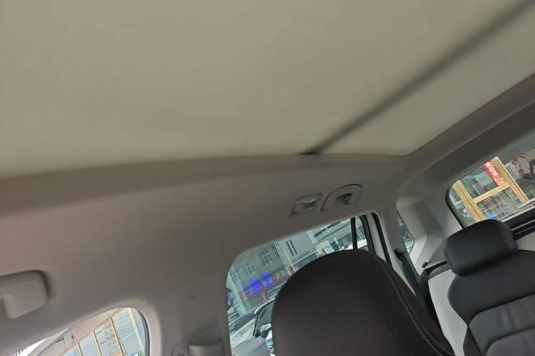 Used Volkswagen Tiguan L 2017 380TSI Automatic All-Wheel-Drive Luxury Edition Headliner