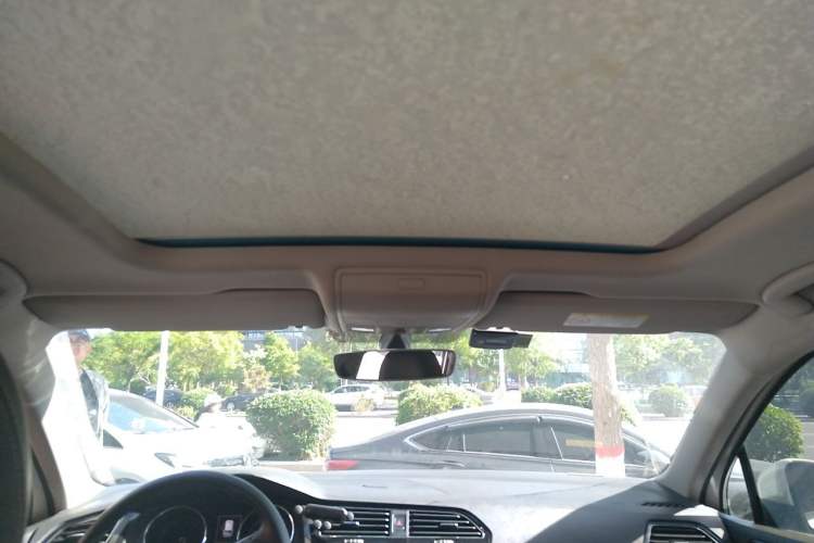 Used Volkswagen Tiguan L 2017 330TSI Automatic Two-Wheel Drive Luxury Edition Headliner