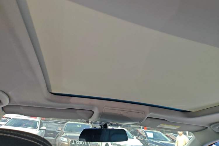 Used Volkswagen Tiguan L 2017 330TSI Automatic Two-Wheel Drive Luxury Edition Headliner