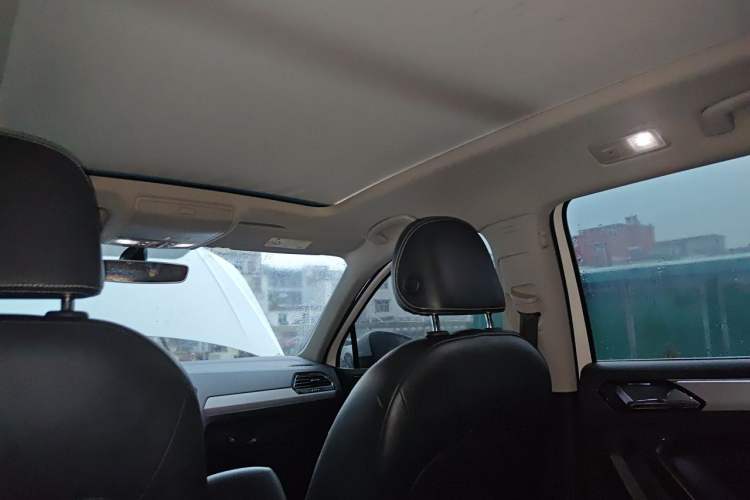 Used Volkswagen Tiguan L 2017 330TSI Automatic Two-Wheel Drive Flagship Edition Headliner