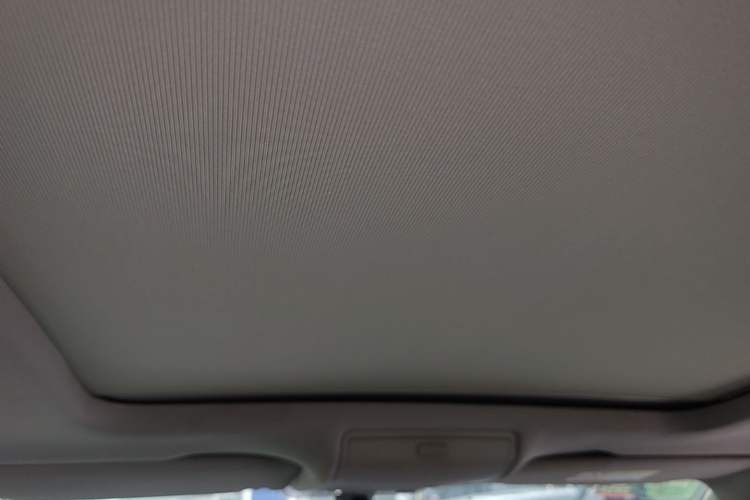 Used Volkswagen Tiguan L 2017 330TSI Automatic Two-Wheel Drive Luxury Edition Headliner