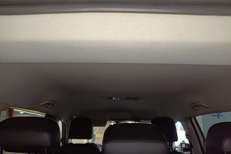 Used Volkswagen Tiguan L 2017 330TSI Automatic Two-Wheel Drive Luxury Edition Headliner