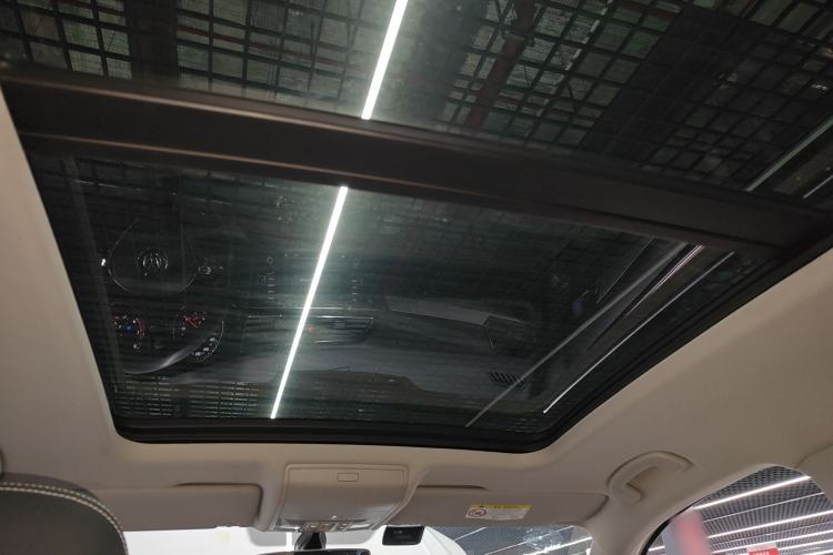 Used Volkswagen Tiguan L 2017 330TSI Automatic Two-Wheel Drive Luxury Edition Headliner