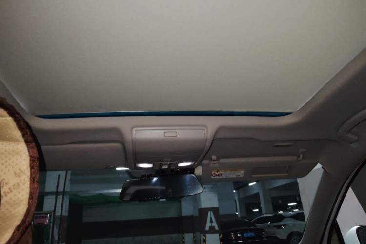 Used Volkswagen Tiguan L 2017 330TSI Automatic Two-Wheel Drive Luxury Edition Headliner