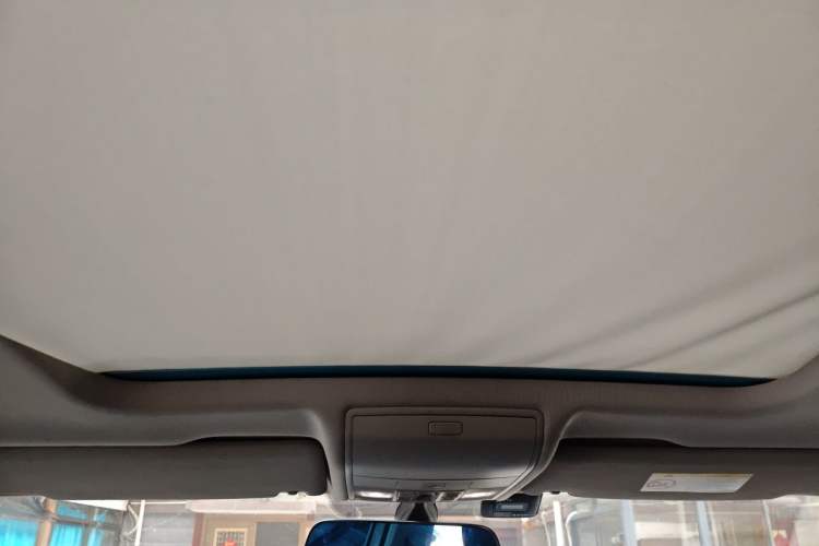 Used Volkswagen Tiguan L 2017 330TSI Automatic Two-Wheel Drive Luxury Edition Headliner