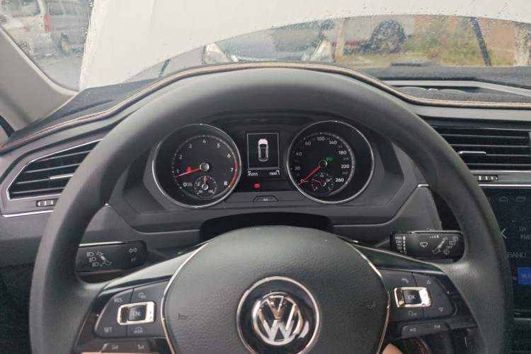 Used Volkswagen Tiguan L 2017 330TSI Automatic Two-Wheel Drive Luxury Edition Instrument Cluster