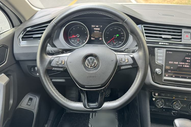 Used Volkswagen Tiguan L 2017 330TSI Automatic Two-Wheel Drive Flagship Edition Interior 3