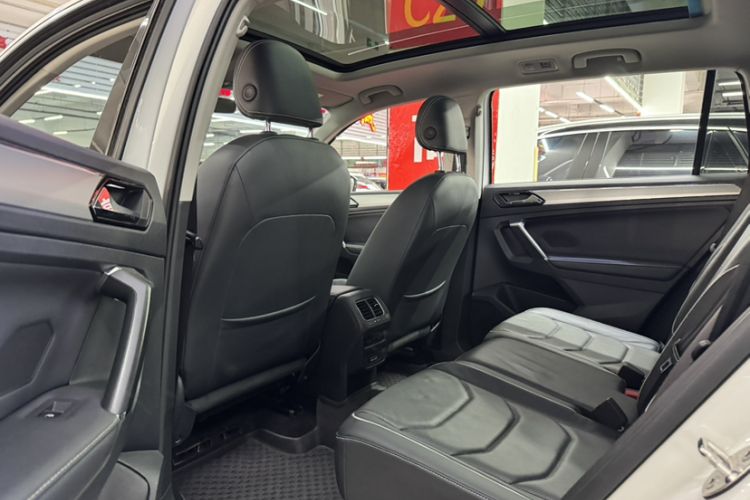 Used Volkswagen Tiguan L 2017 330TSI Automatic Two-Wheel Drive Flagship Edition Interior 5