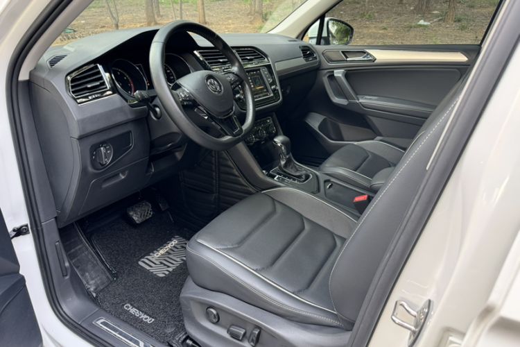 Used Volkswagen Tiguan L 2017 330TSI Automatic Two-Wheel Drive Flagship Edition Interior 8