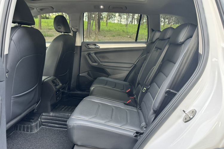 Used Volkswagen Tiguan L 2017 330TSI Automatic Two-Wheel Drive Flagship Edition Interior 9