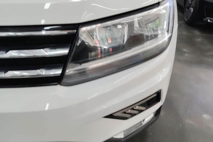 Used Volkswagen Tiguan L 2017 330TSI Automatic Two-Wheel Drive Luxury Edition Left Front Headlight