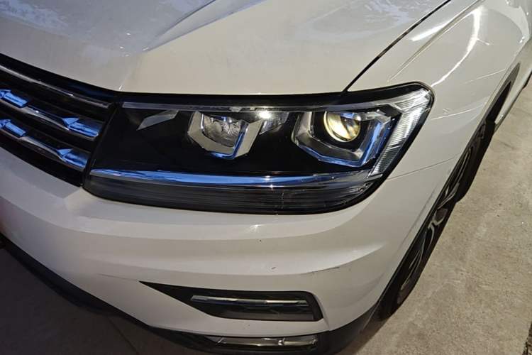 Used Volkswagen Tiguan L 2017 330TSI Automatic Two-Wheel Drive Comfort Edition Left Front Headlight