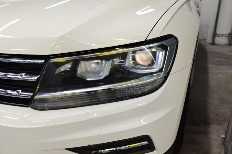 Used Volkswagen Tiguan L 2017 330TSI Automatic Two-Wheel Drive Luxury Edition Left Front Headlight