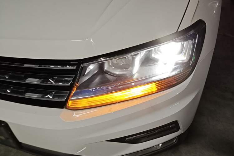 Used Volkswagen Tiguan L 2017 330TSI Automatic Two-Wheel Drive Luxury Edition Left Front Headlight