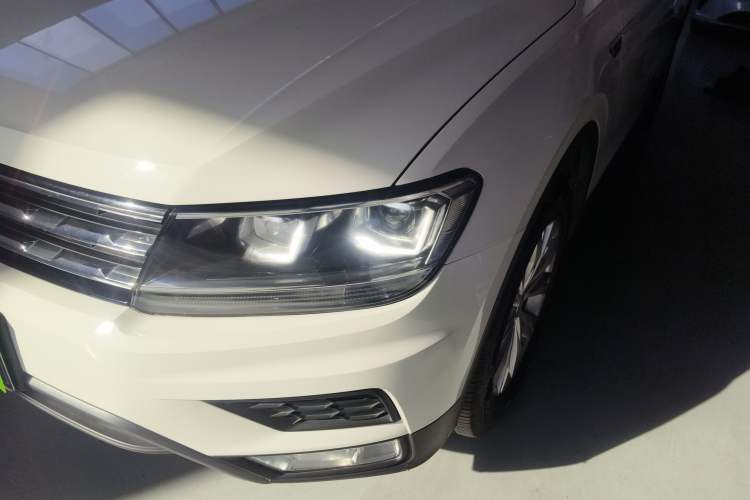 Used Volkswagen Tiguan L 2017 330TSI Automatic Two-Wheel Drive Luxury Edition Left Front Headlight
