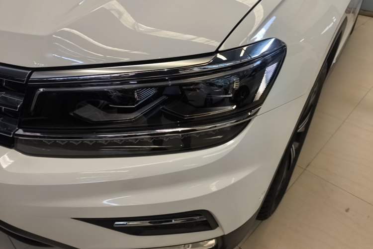 Used Volkswagen Tiguan L 2017 330TSI Automatic Two-Wheel Drive Flagship Edition Left Front Headlight