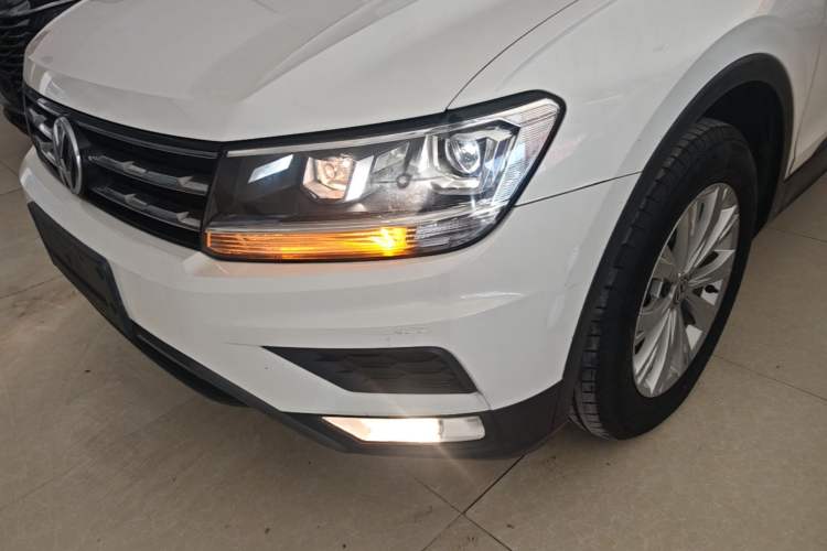 Used Volkswagen Tiguan L 2017 330TSI Automatic Two-Wheel Drive Luxury Edition Left Front Headlight