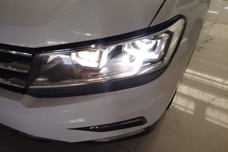 Used Volkswagen Tiguan L 2017 330TSI Automatic Two-Wheel Drive Luxury Edition Left Front Headlight
