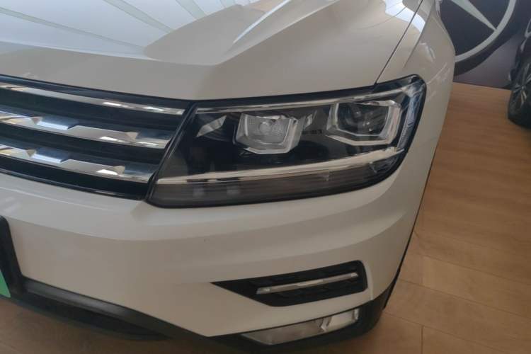 Used Volkswagen Tiguan L 2017 330TSI Automatic Two-Wheel Drive Comfort Edition Left Front Headlight